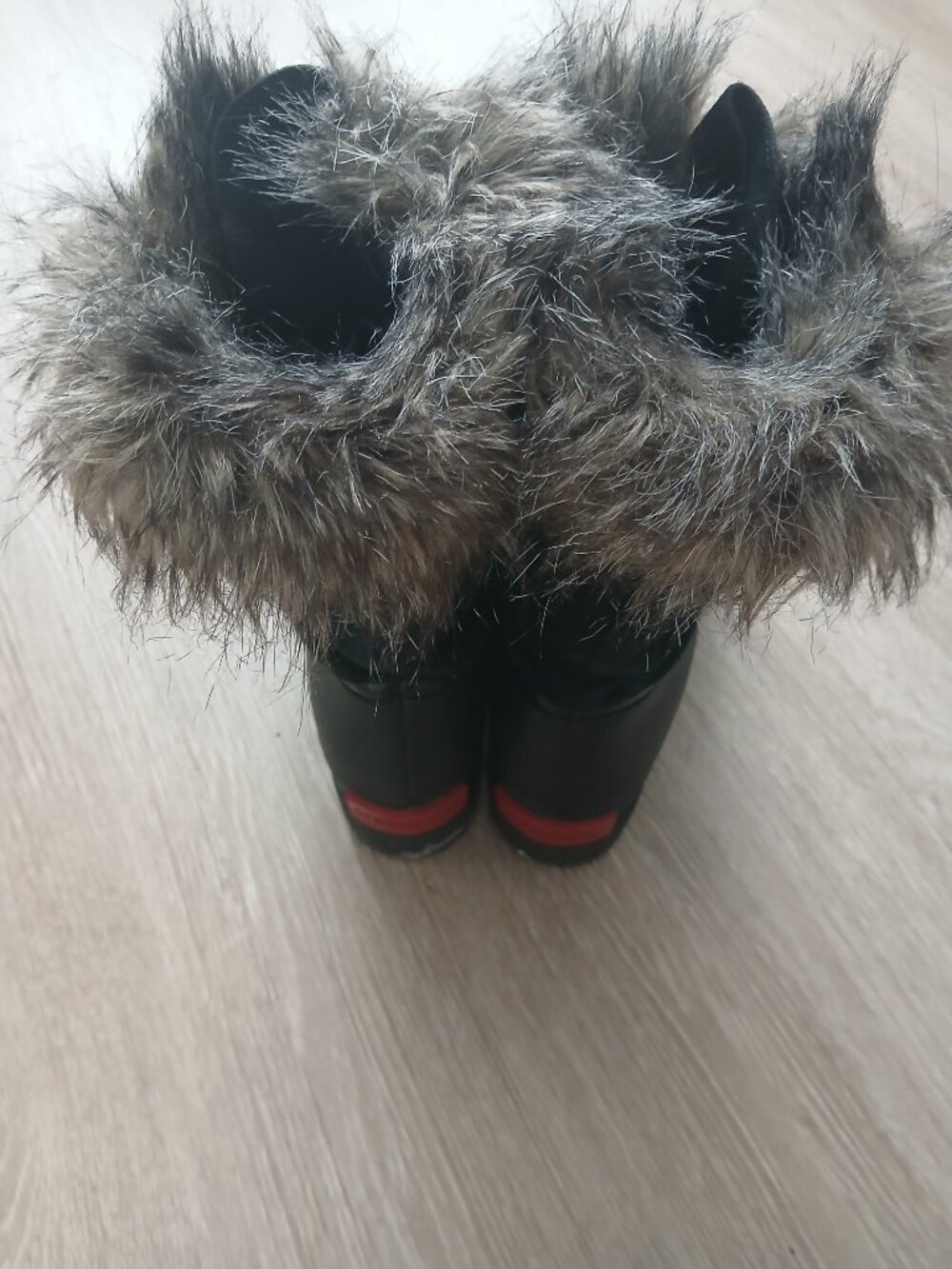 THE BEST WINTER BOOTS EVER - SOREL BLACK SIZE 9!!! - Picture 10 of 13